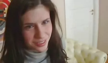 Brunette vintage flash porn visits a stud